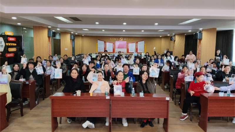 巾幗綻芳華·匠心筑美好｜優安納傘業舉辦“三八”婦女節主題活動